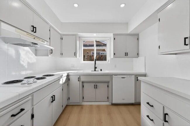 Building Photo - San Jose