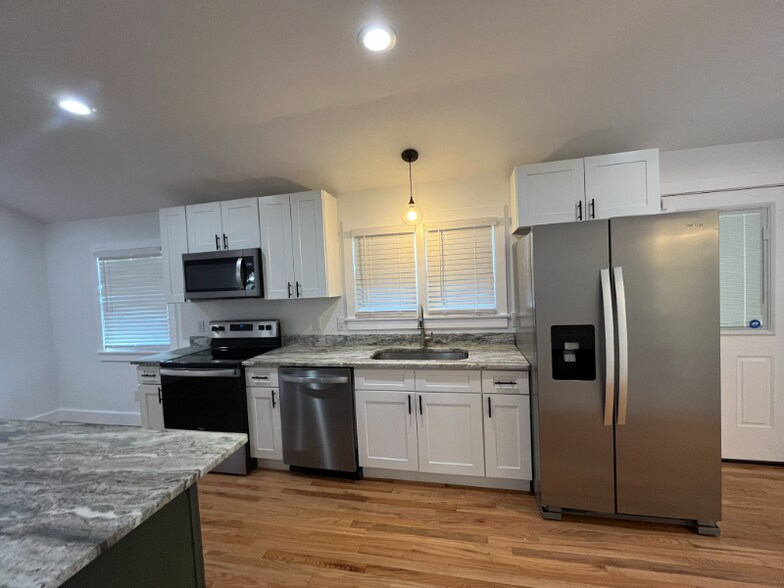 Building Photo - 5509 5th St