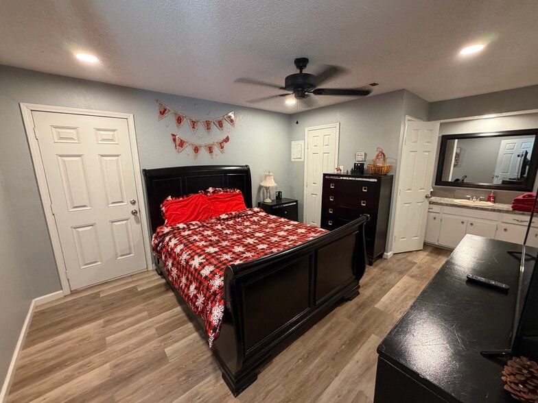 Building Photo - 2303 76th St