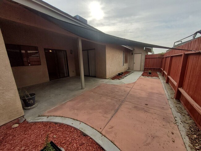 Building Photo - 4305 Planz Rd