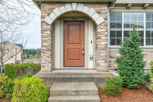 Building Photo - 7163 NW Eleanor Ave