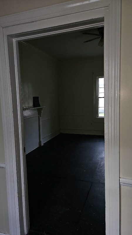 Building Photo - 806 E Caswell St
