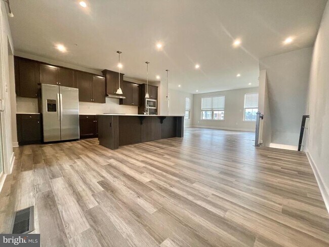 Building Photo - 3464 Sunset Ridge Dr