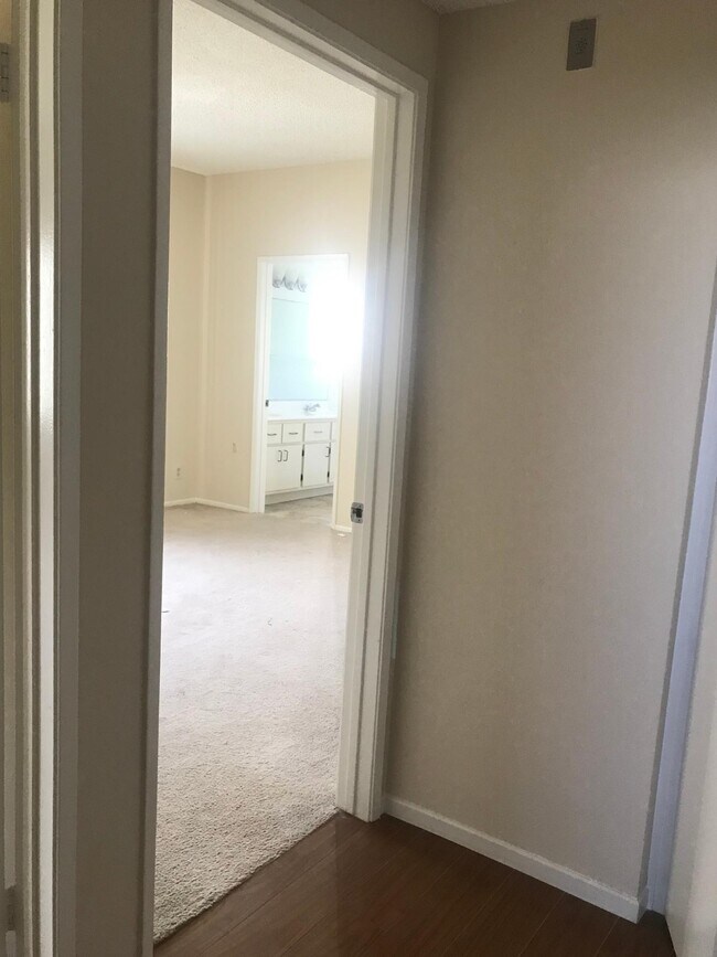 Building Photo - 14400 Dickens St