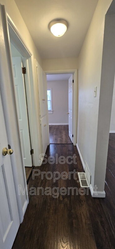 Building Photo - 2425 White Oak Ave