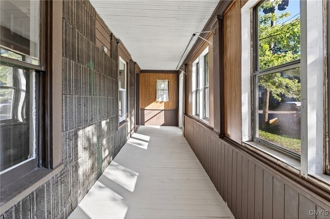 Building Photo - 127 Wall St