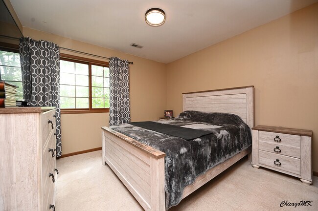 Building Photo - 340 Woodridge Cir