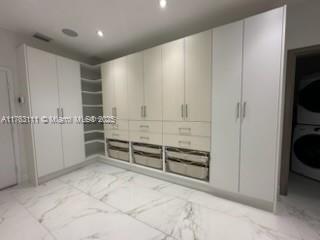 Building Photo - 21022 NE 34th Ct