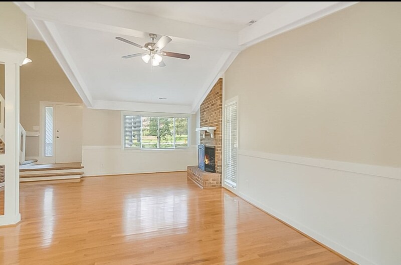 Building Photo - 911 Buckingham Rd