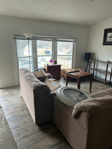 Building Photo - 3379 Family Dr