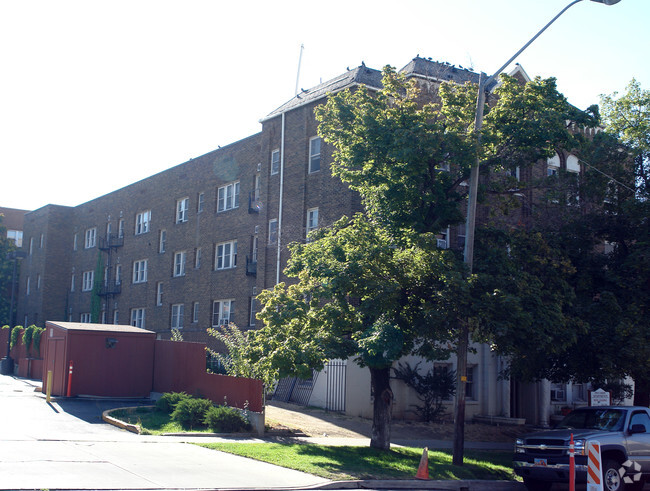 Building Photo - Piccardy Apartments