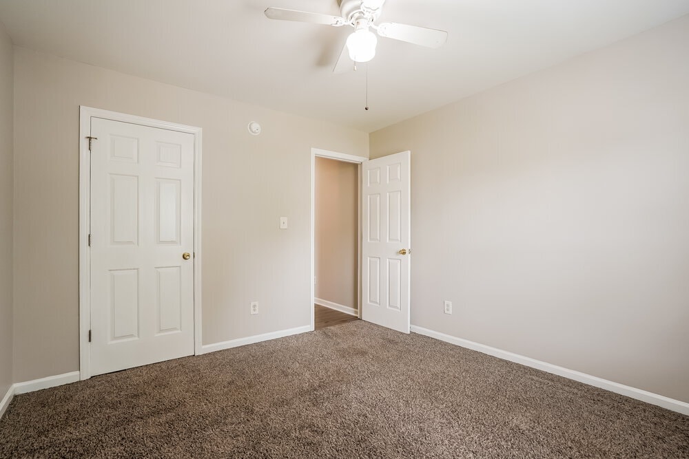 Building Photo - 3879 Pin Oak Rd