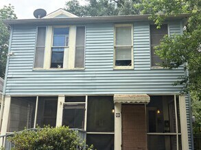Building Photo - 533 Merrick St