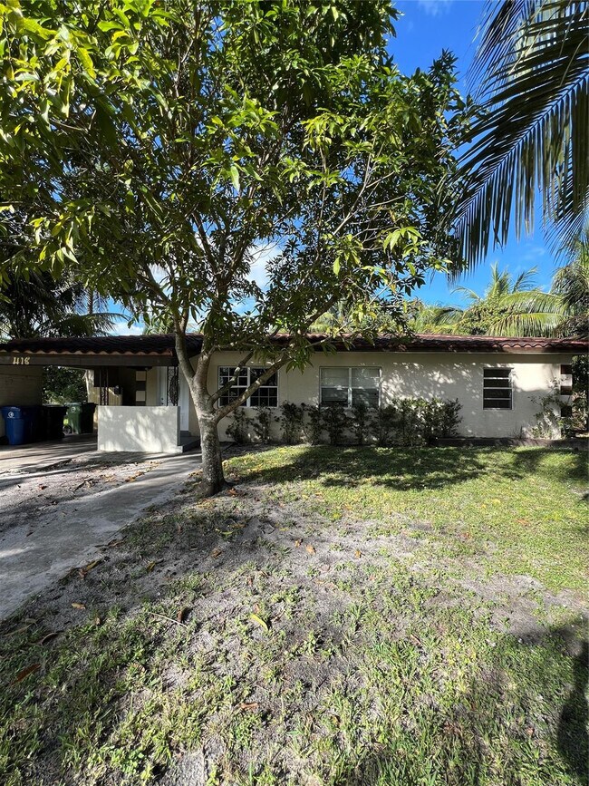 Building Photo - 418 E Evanston Cir