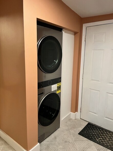 Washer/Dryer - 1429 Johns Rd