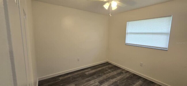 Building Photo - 22149 Bronxville Ave