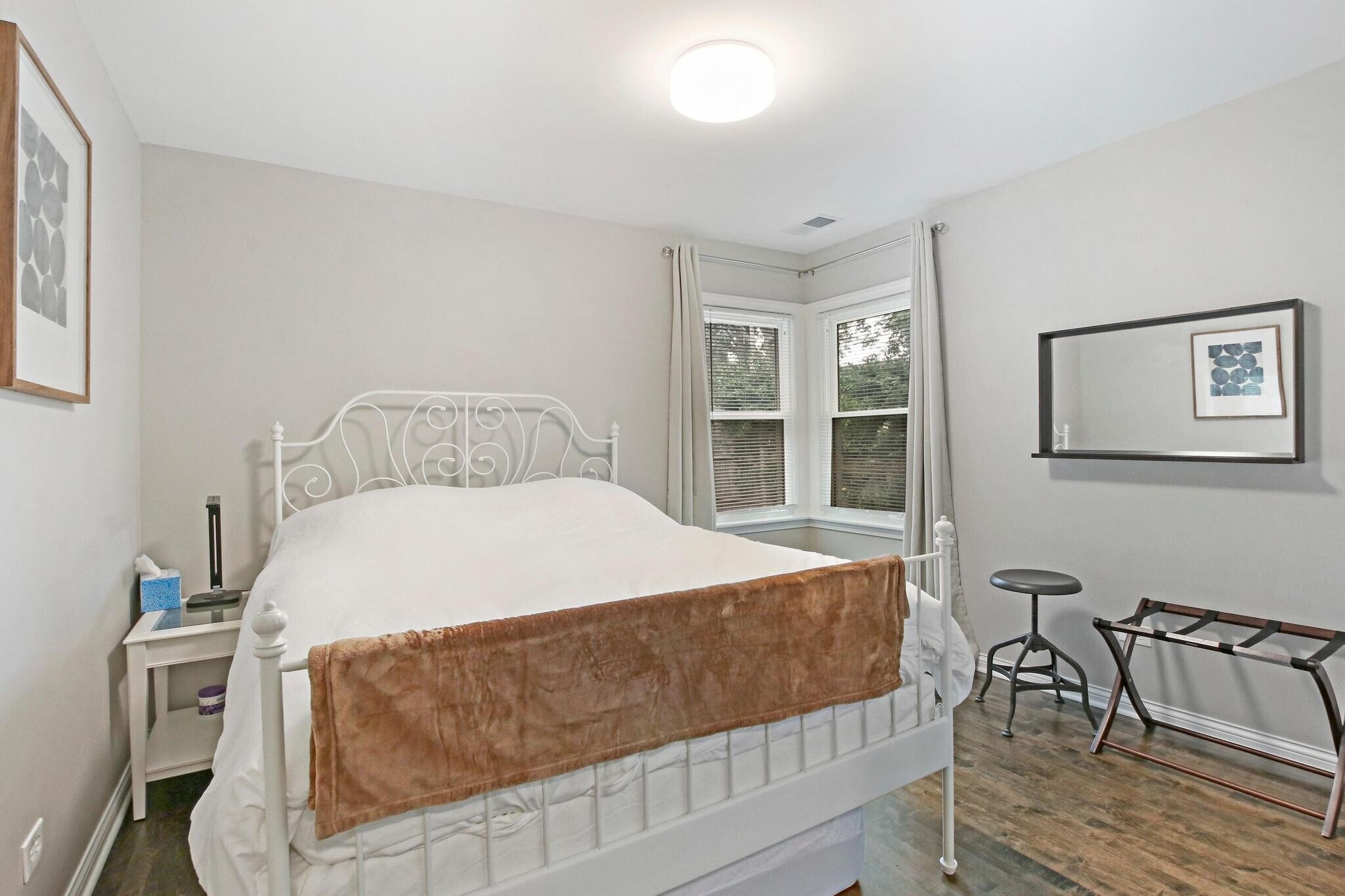 Building Photo - 500 W Pacific Ave