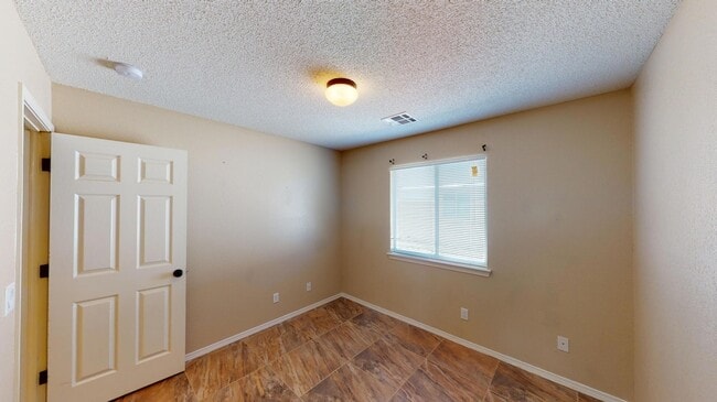 Building Photo - 14336 Desert Sage Dr