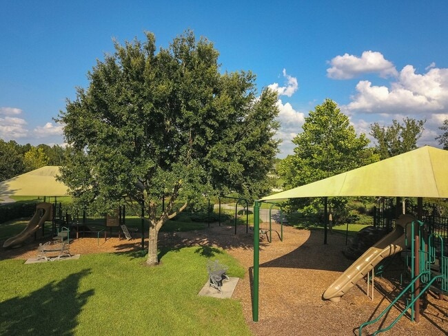 Building Photo - MOVE IN SPECIAL- Charming 3/2 home w/ formal office/4th bedroom and fenced yard in Harmony