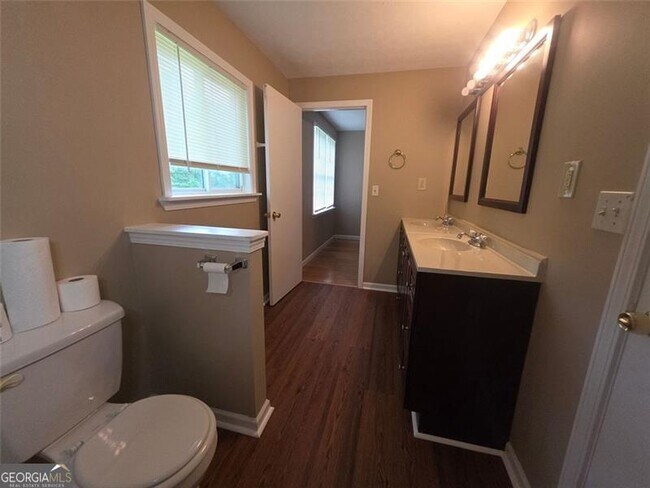 Building Photo - 220 Tuscarora Trail