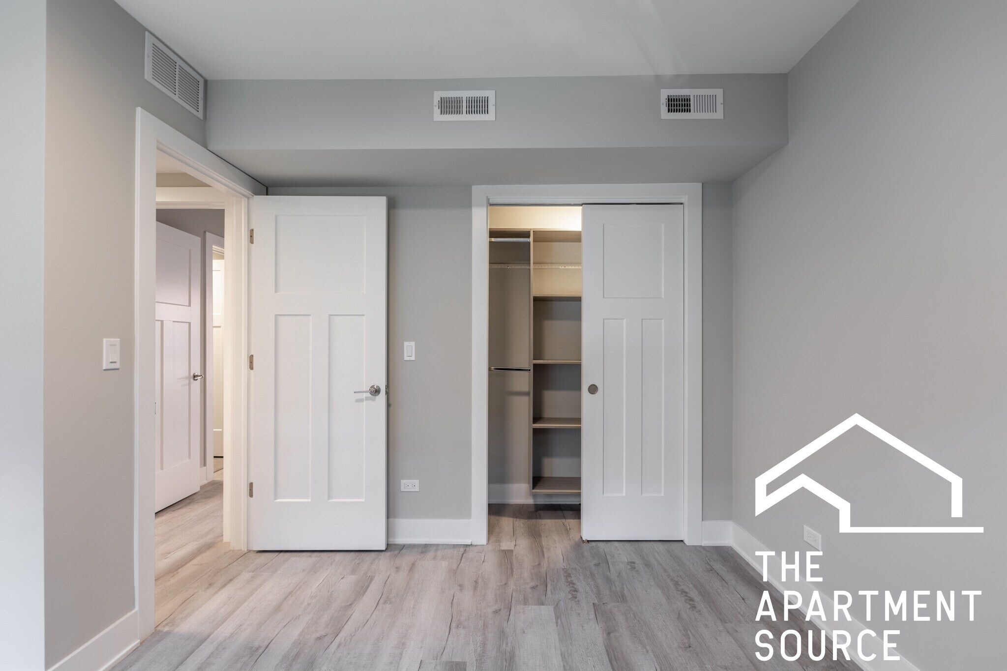 Building Photo - 1135 Oak Ave