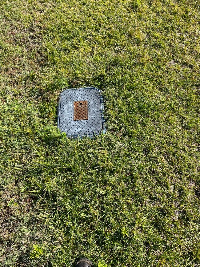 Building Photo - Desirable SW Ocala Neighborhood 3/2/2 **WON'T LAST**