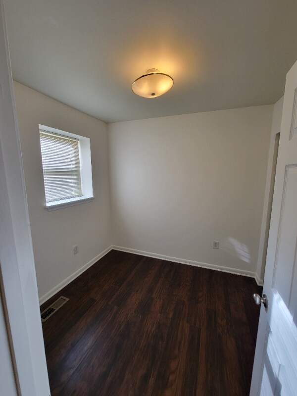 Building Photo - 815 Stoll St