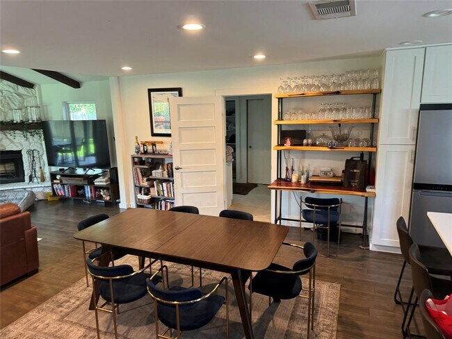 Building Photo - 5304 Basswood Ln