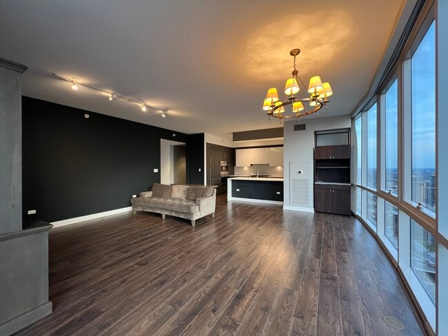 Building Photo - 1201 S Prairie Ave