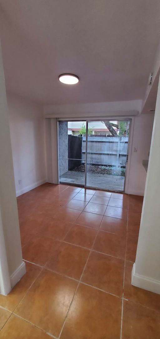 Building Photo - Spacious 2 bedroom near the Mall at Millenia