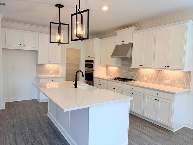 Building Photo - 2145 The Ln NE