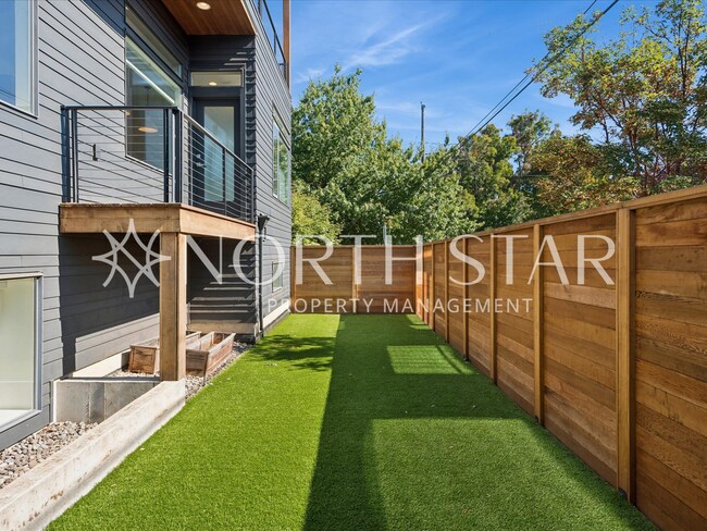 Building Photo - Contemporary Stunner in North East Portland