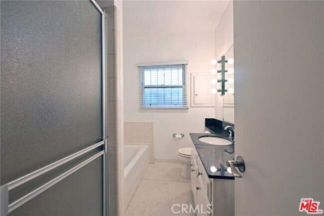 Building Photo - 149 Crescent Dr