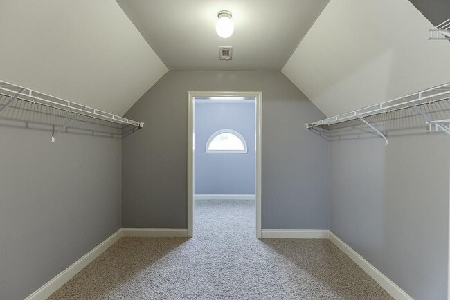 Building Photo - 940 Chateau Forest Rd