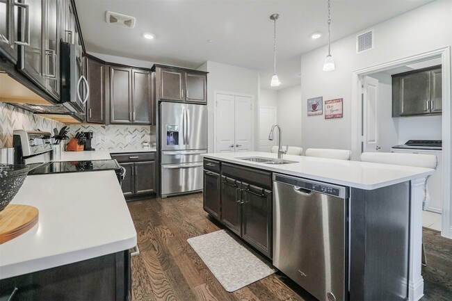Building Photo - 1735 Wittington Pl