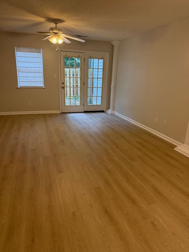 Building Photo - Rachels Keep Townhome