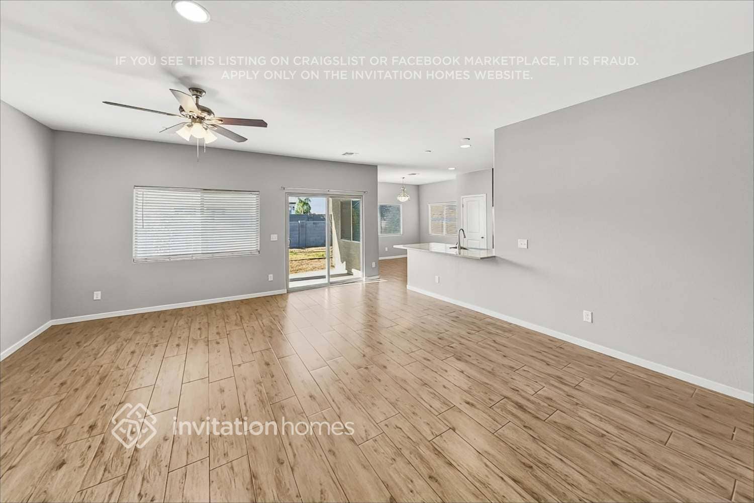 Building Photo - 5541 E Santa Clara Dr