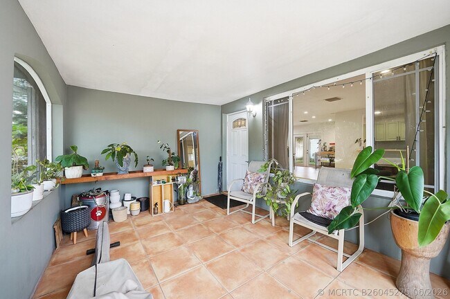 Building Photo - 1208 N 31st Ave
