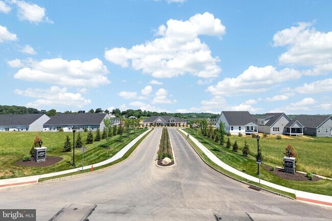 Building Photo - 1422 Gilray Dr