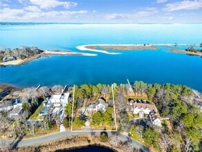 Building Photo - 8 Duckwood Ln