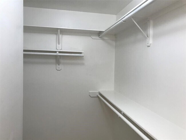 Building Photo - 835 Prairie Brook Ct