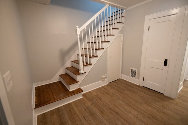 Building Photo - 214 Duffern Dr