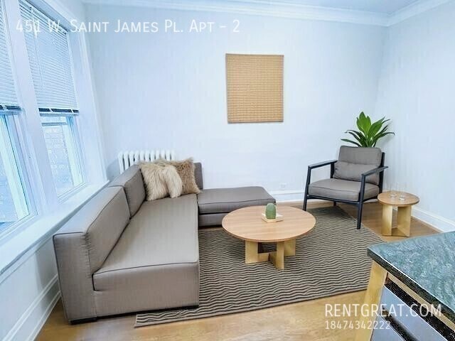 Building Photo - 451 W St James Pl