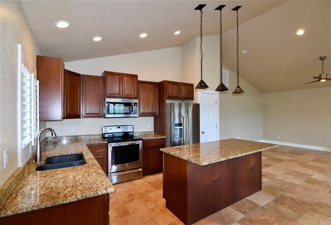 Building Photo - 112 Ridge Harbor Dr