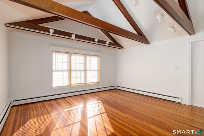 Building Photo - 199 Migeon Ave