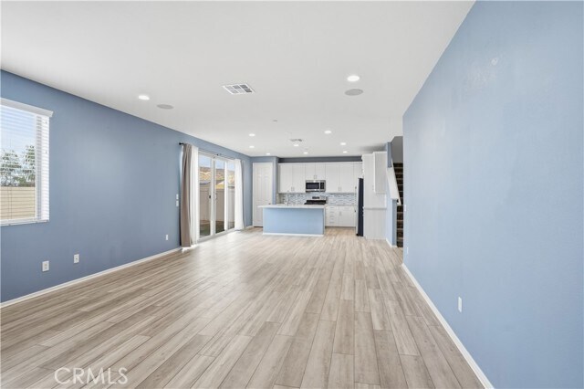 Building Photo - 574 Feeder St