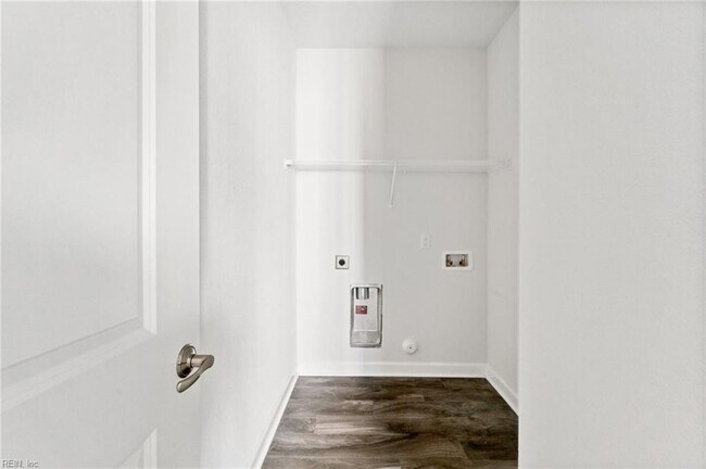 Building Photo - 2259 Sanibel Ln