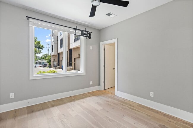 Building Photo - 1242 2nd Ave S