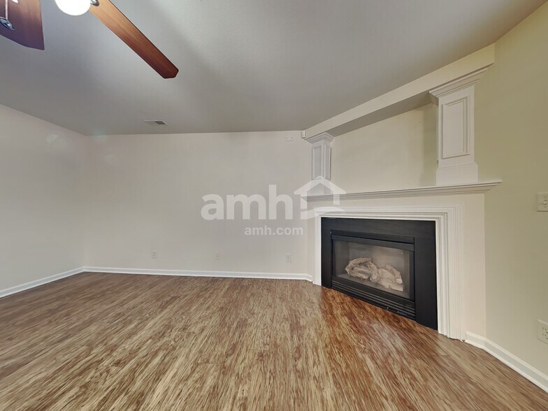 Building Photo - 7005 Sunman Rd