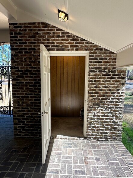 Building Photo - 3262 Hughes Gasque Rd